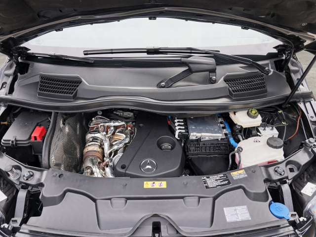Bild 15 - 4MATIC AVANTGARDE lang Pano-Schiebedach