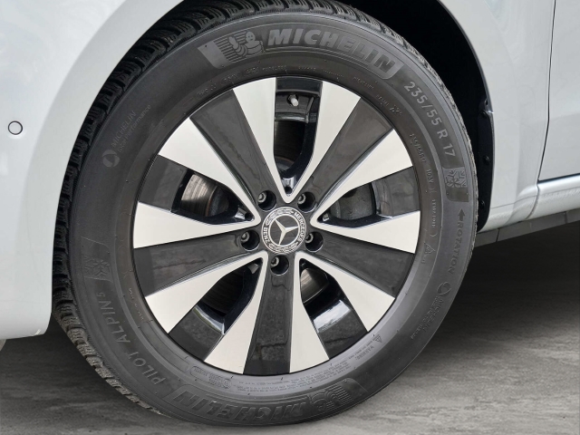 Bild 10 - d 4MATIC AVANTGARDE lang elektr. Türen