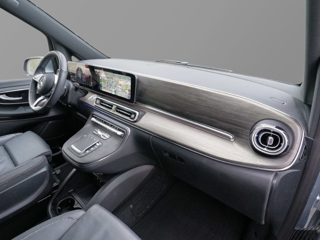 Bild 47 - d 4MATIC AVANTGARDE lang elektr. Türen