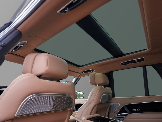 Bild 29 - P550e Autobiography Hybrid EU6e Park-Assistent