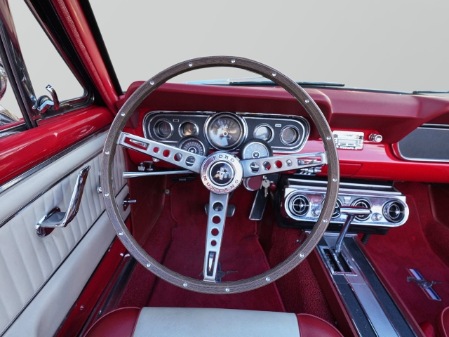 Bild 36 - Cabrio 4,7L V8 Pony-Package US-Import Classic