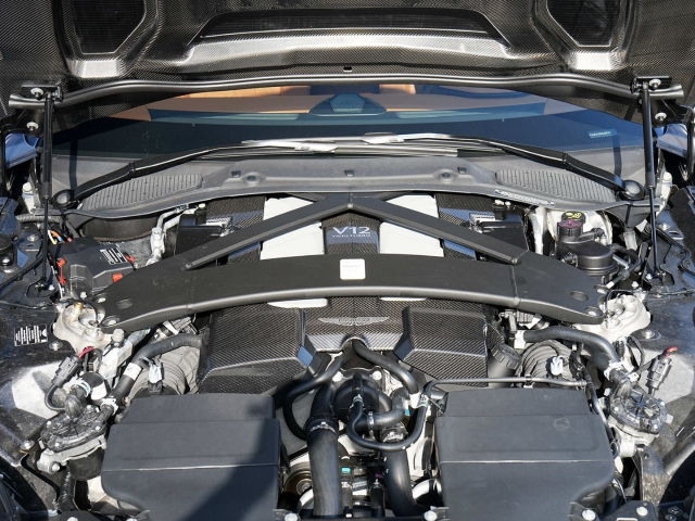 Bild 19 -  Concours Blue / Oxford Tan  Bowers and Wilkins