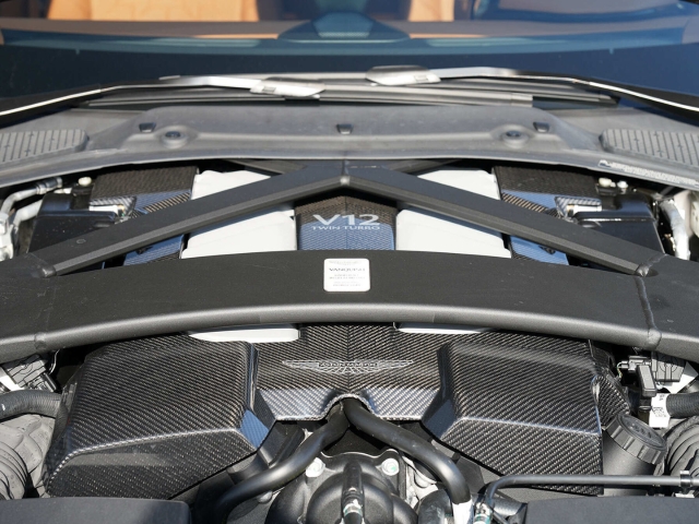 Bild 20 -  Concours Blue / Oxford Tan  Bowers and Wilkins