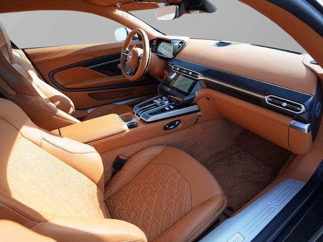 Bild 32 -  Concours Blue / Oxford Tan  Bowers and Wilkins