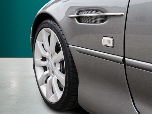 Bild 13 -  Vantage Volante V12 Saisonfahrzeug Deutsch