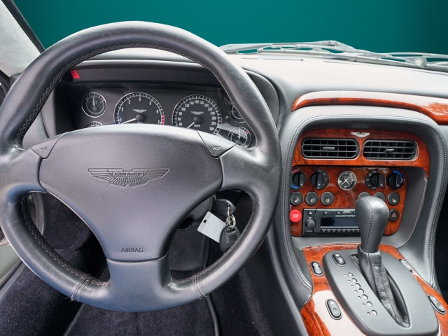 Bild 25 -  Vantage Volante V12 Saisonfahrzeug Deutsch