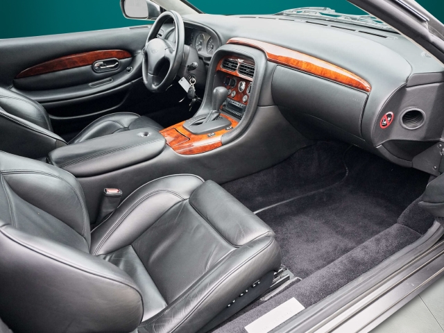 Bild 30 -  Vantage Volante V12 Saisonfahrzeug Deutsch