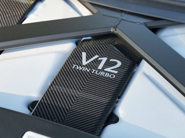 Bild 48 -  Volante Bowers & Wilkins Malachite / Glacier White