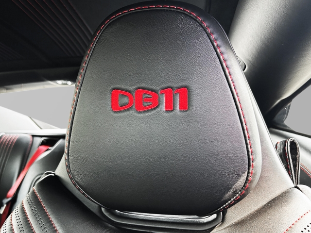 Bild 5 -  V8 Coupe Onyx Black Pure Black Carbon Twill