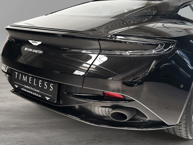 Bild 8 -  V8 Coupe Onyx Black Pure Black Carbon Twill