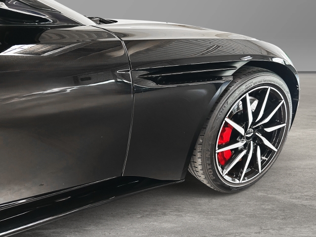 Bild 9 -  V8 Coupe Onyx Black Pure Black Carbon Twill