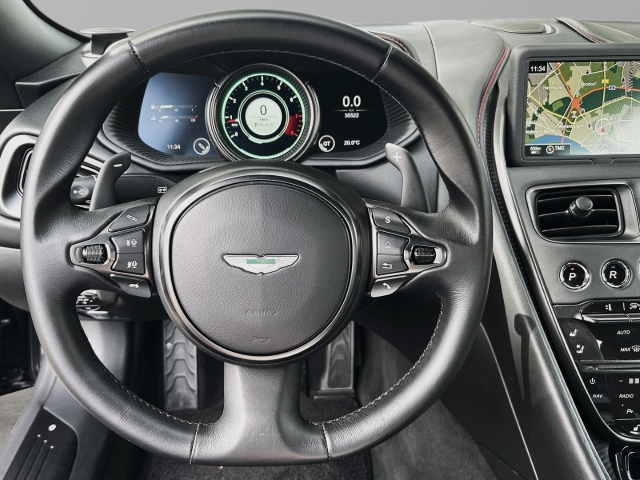 Bild 11 -  V8 Coupe Onyx Black Pure Black Carbon Twill