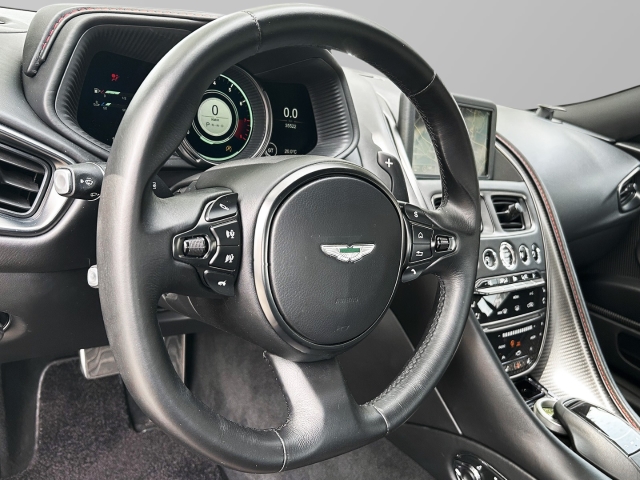 Bild 20 -  V8 Coupe Onyx Black Pure Black Carbon Twill