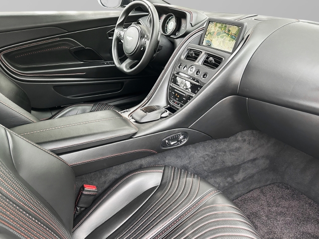 Bild 21 -  V8 Coupe Onyx Black Pure Black Carbon Twill