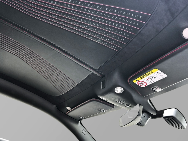 Bild 24 -  V8 Coupe Onyx Black Pure Black Carbon Twill