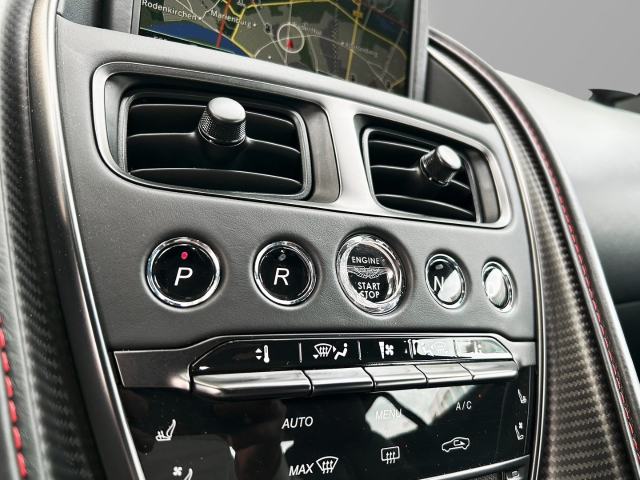 Bild 25 -  V8 Coupe Onyx Black Pure Black Carbon Twill