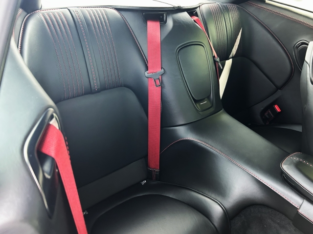 Bild 31 -  V8 Coupe Onyx Black Pure Black Carbon Twill