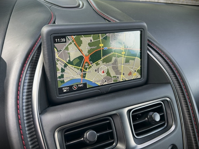 Bild 33 -  V8 Coupe Onyx Black Pure Black Carbon Twill