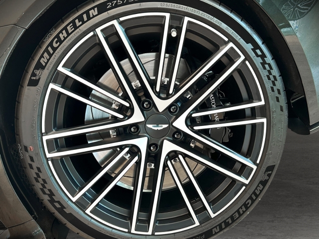 Bild 4 -  Minotaur Green Oxford Tan Bowers & Wilkins