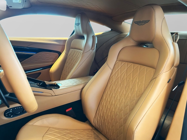 Bild 12 -  Minotaur Green Oxford Tan Bowers & Wilkins