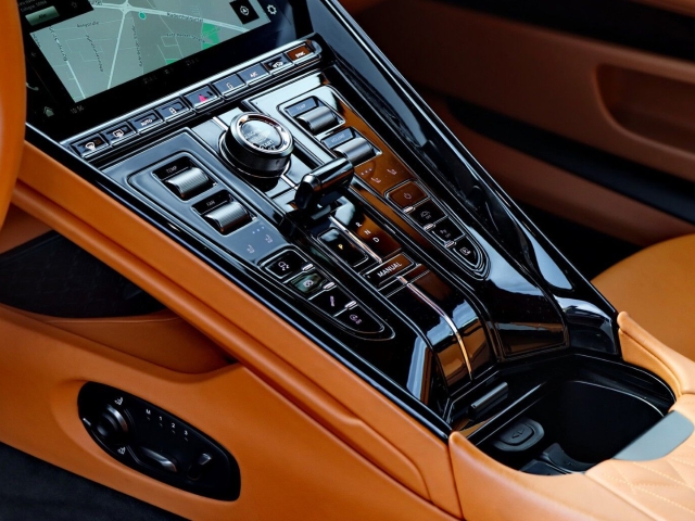 Bild 22 -  China Grey Oxford Tan nur 10500km