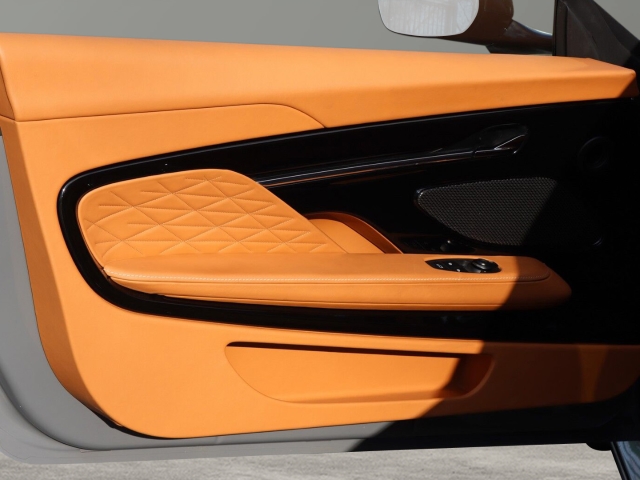 Bild 27 -  China Grey Oxford Tan nur 10500km