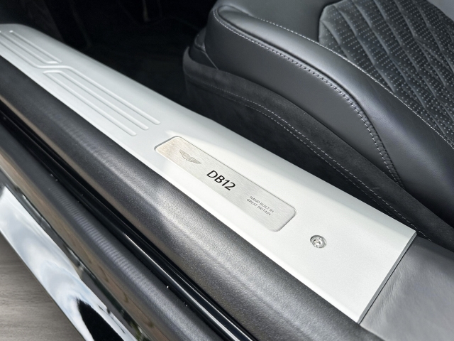 Bild 17 - Jet Black / Phantom Grey