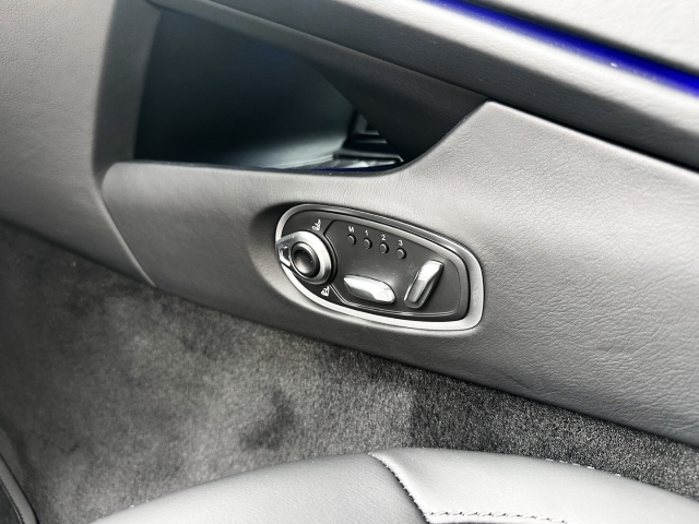 Bild 18 - Jet Black / Phantom Grey