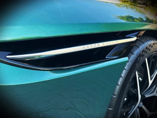 Bild 31 - Volante Malachite Green Onyx Black