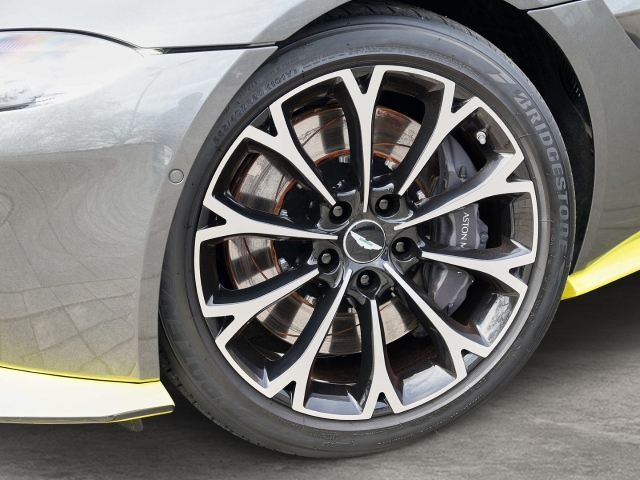 Bild 13 -  V8 Coupe Magnetic Silver