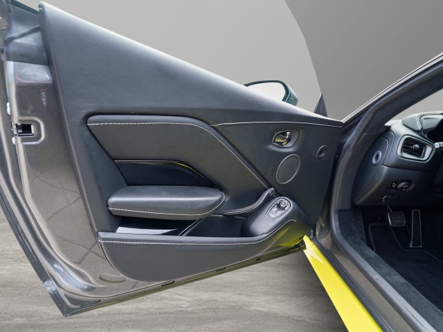 Bild 18 -  V8 Coupe Magnetic Silver