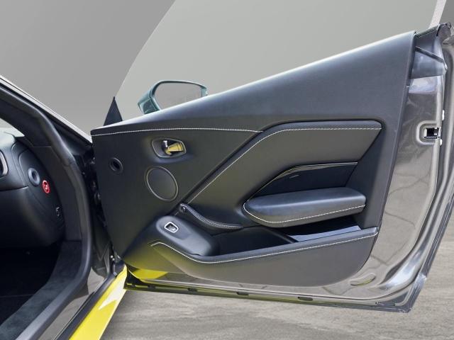 Bild 26 -  V8 Coupe Magnetic Silver