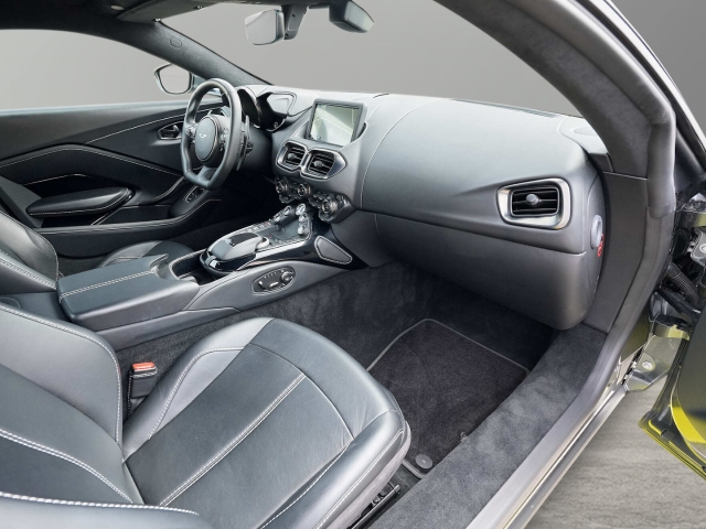 Bild 27 -  V8 Coupe Magnetic Silver