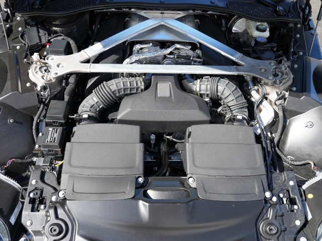 Bild 10 - V8 Onyx Black / Ivory