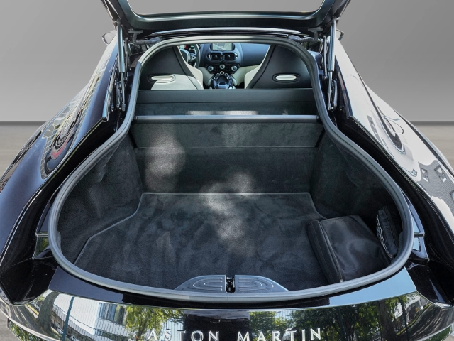 Bild 22 - V8 Onyx Black / Ivory