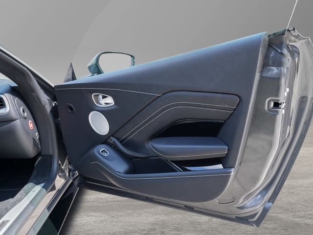 Bild 24 - V8 Magnetic Silver / Onyx Black