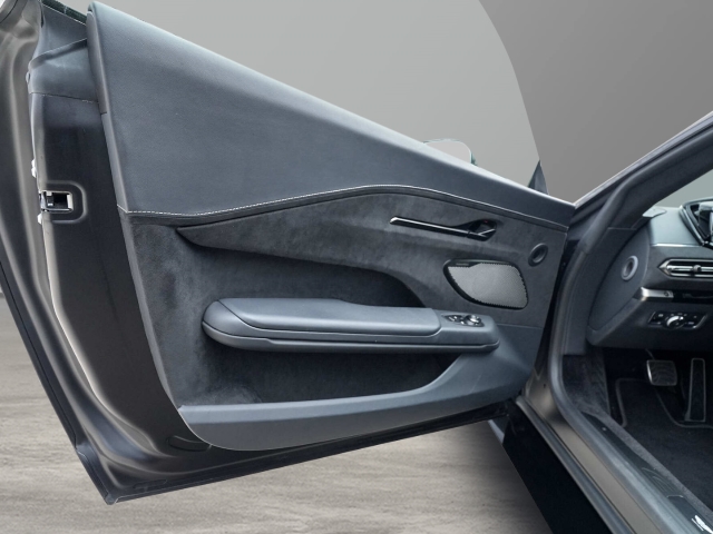 Bild 17 -  V8 Coupe Satin Onyx Black / Onyx Black