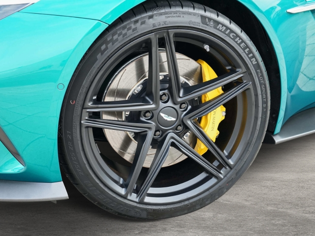 Bild 10 - Podium Green / Onyx Black V8