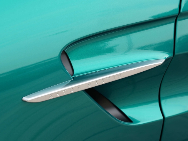 Bild 13 - Podium Green / Onyx Black V8