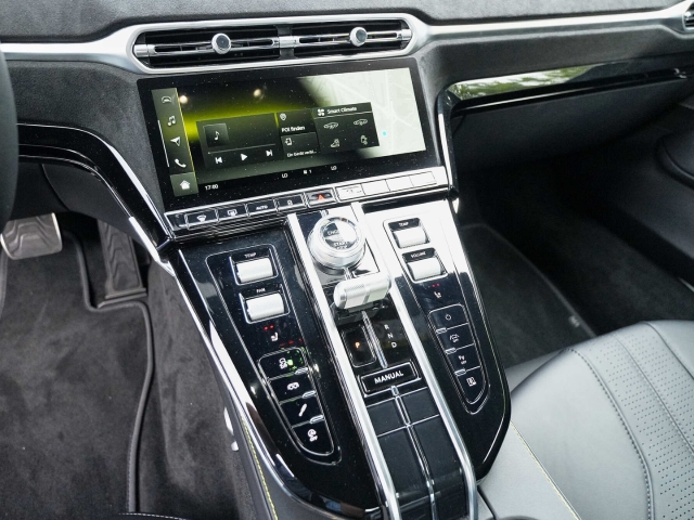 Bild 23 - Podium Green / Onyx Black V8