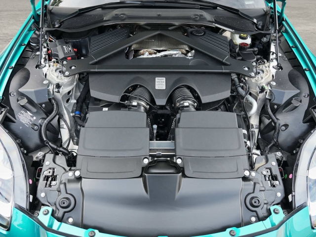 Bild 29 - Podium Green / Onyx Black V8