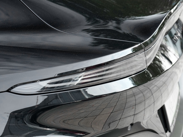 Bild 14 - Jet Black / Onyx Black V8