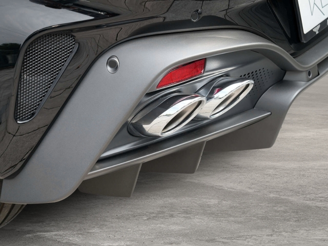 Bild 15 - Jet Black / Onyx Black V8