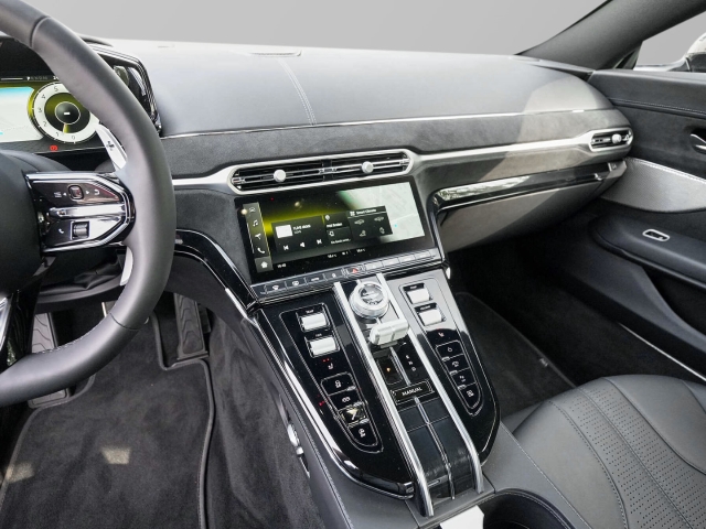 Bild 23 - Jet Black / Onyx Black V8