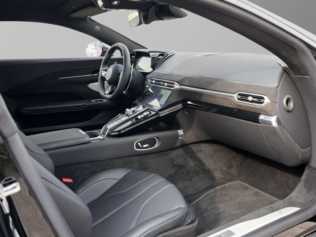 Bild 26 - Jet Black / Onyx Black V8