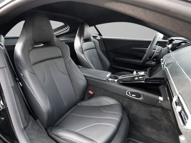 Bild 27 - Jet Black / Onyx Black V8