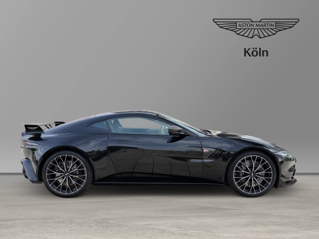 Bild 3 -  F1 Jet Black / Phantom Grey Carbondach