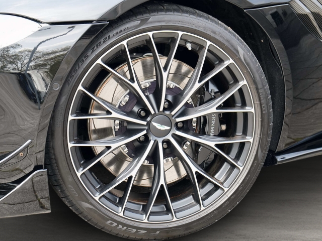 Bild 10 -  F1 Jet Black / Phantom Grey Carbondach