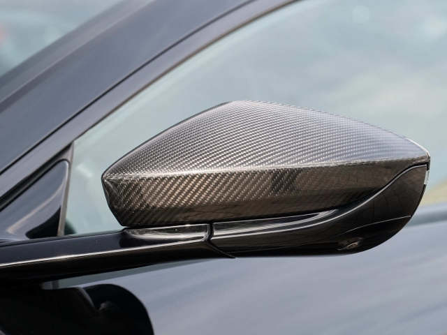 Bild 17 -  F1 Jet Black / Phantom Grey Carbondach