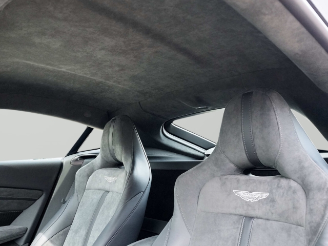 Bild 25 -  F1 Jet Black / Phantom Grey Carbondach